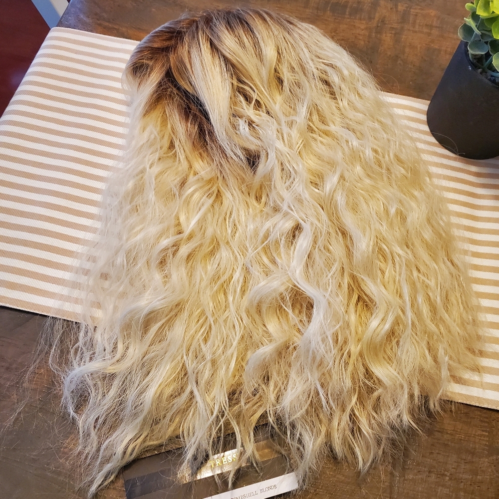 Belle Tress Twix in Bombshell blonde